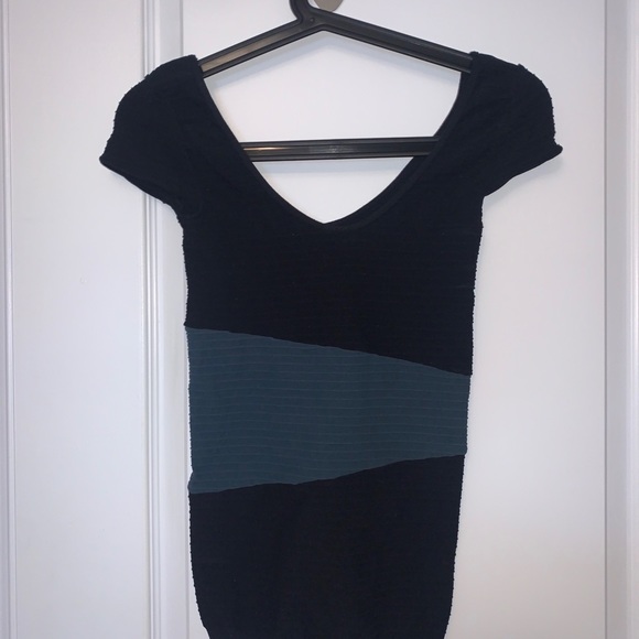 Guess by Marciano | Women’s asymmetrical t-shirt - Picture 2 of 3